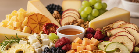 Kuru Meyvelerden Gurme Atıştırmalıklar: Peynir Tabağı Süsleme Sanatı